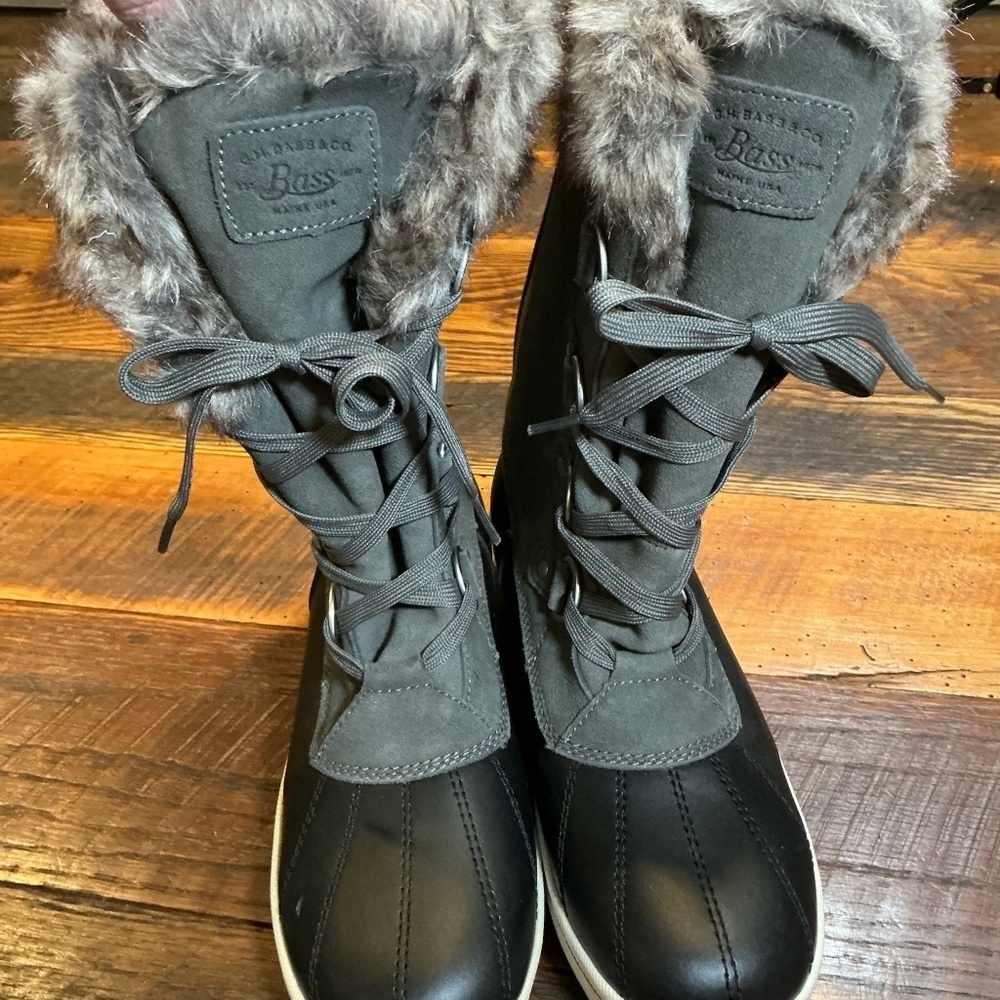 G.H. Bass & Co. Juno Duck Boots | Women’s Size 11M | Gray & Black Faux Fur Trim